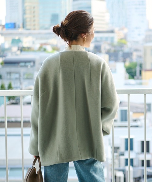 RIVE DROITE（リヴドロワ）の「ミニマルなデザインがこなれ感を演出　スリットネックミドルコート（ノーカラーコート・レディース・チャコールグレー/ミント/ベージュ・FREE）」の20枚目の写真