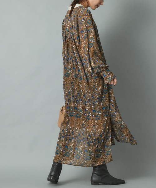 RIVE DROITE(リヴドロワ)の「シックなフラワー柄が魅力の主役ワンピ クレリックシャツワンピース(シャツワンピース・レディース・ブラウン/ブラック・FREE)」の1枚目の写真