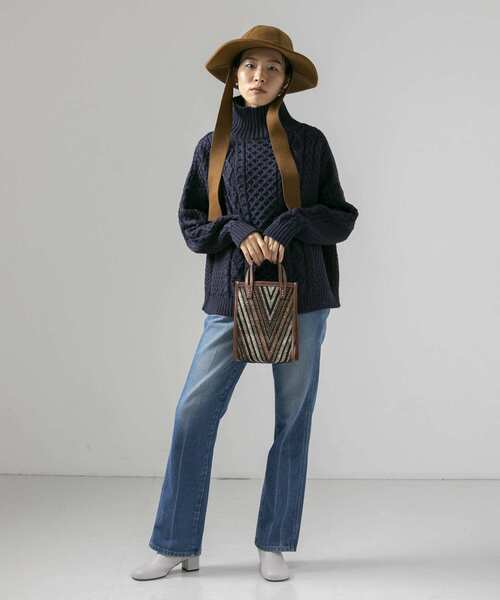 Oldderby Knitwear（オールダービーニットウェア）の「【別注】OLDDERBY KNITWEAR×URBAN RESEARCH　ケーブルニット（ニット/セーター・レディース・ネイビー/アイボリー・-）」の7枚目の写真