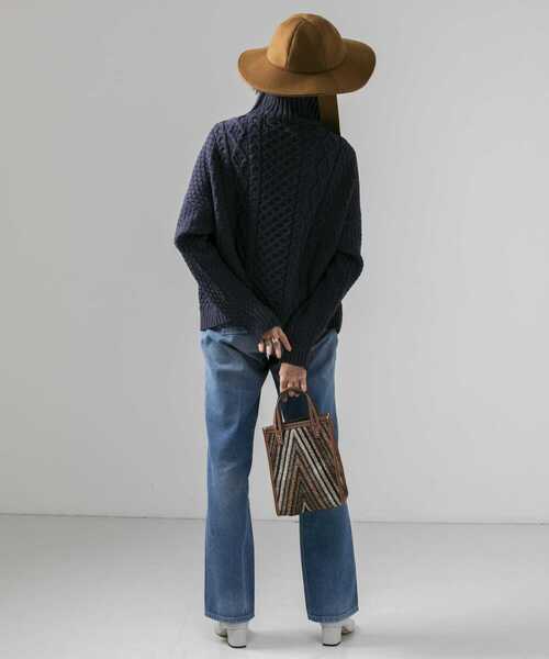 Oldderby Knitwear（オールダービーニットウェア）の「【別注】OLDDERBY KNITWEAR×URBAN RESEARCH　ケーブルニット（ニット/セーター・レディース・ネイビー/アイボリー・-）」の6枚目の写真