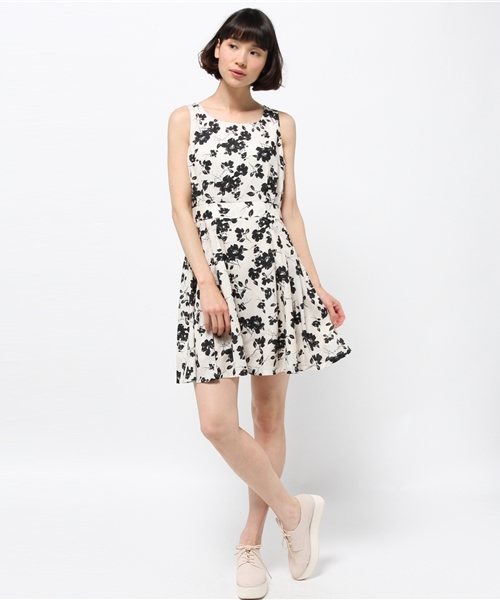 one after another NICE CLAUP(ワンアフターアナザーナイスクラップ)の「【ナイスクラップ】花柄リボンワンピース(ワンピース・レディース・オフホワイト/ピンク系その他/ブラック・FREE)」の9枚目の写真