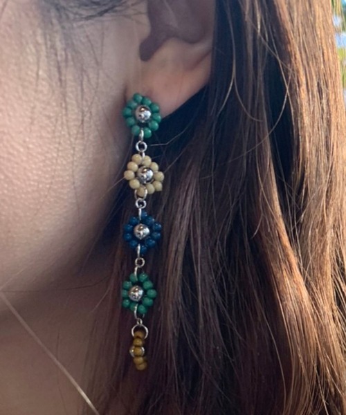 Me%(ミィパーセント)の「カラフルIラインビーズピアス(ピアス(両耳用)・レディース・ホワイト系その他/グリーン系その他/ピンク系その他・FREE)」の3枚目の写真