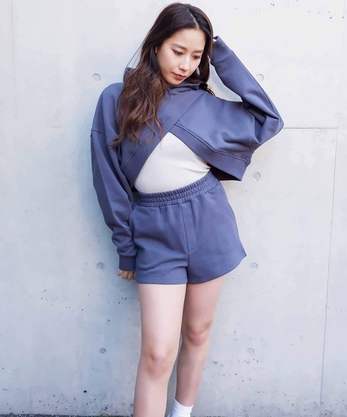 SPIRALGIRL（スパイラルガール）の「カシュクールヘムレイヤードスウェットトップス（パーカー・レディース・ベージュ/ネイビー/グレー・FREE）」の6枚目の写真