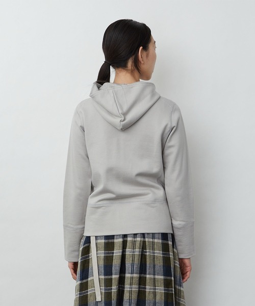 LOISIR（ロワズィール）の「コットン裏毛ジップパーカー（パーカー・レディース・ベージュ/グレー・FREE）」の17枚目の写真