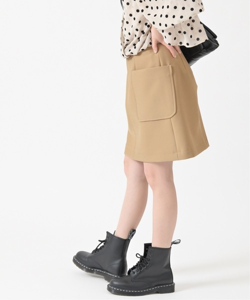 U by SPICK&SPAN(ユーバイスピックアンドスパン)の「ダブルクロスフロントポケットミニスカート◆(スカート・レディース・ベージュ・38/36/34)」の2枚目の写真