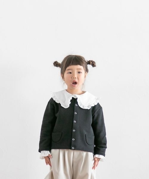 LOWRYS FARM（ローリーズファーム）の「カットカーディガンＬＳ　269292（カーディガン/ボレロ・キッズ・ブラック/レッド/アイボリー・110cm/120cm/130cm/140cm/150cm）」の2枚目の写真