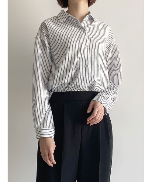 Samansa Mos2 blue（サマンサモスモスブルー）の「マルチスタイルシャツ（シャツ/ブラウス・レディース・ピンク/ブルー/ネイビー/ブラック/オフホワイト/サックスブルー/クリーム・LARGE/MEDIUM）」の5枚目の写真