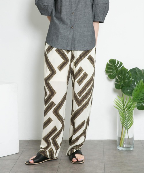 KBF（ケイビーエフ）の「メイズパターンイージーパンツ（その他パンツ・レディース・ホワイト系その他/グリーン系その他・ONE）」の10枚目の写真