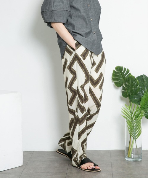 KBF（ケイビーエフ）の「メイズパターンイージーパンツ（その他パンツ・レディース・ホワイト系その他/グリーン系その他・ONE）」の7枚目の写真