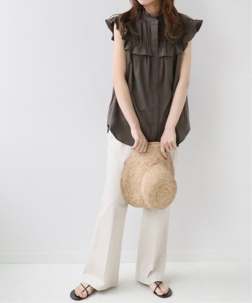 JOURNAL STANDARD relume（ジャーナルスタンダード　レリューム）の「《WEB限定追加》フリルノースリーブブラウス（シャツ/ブラウス・レディース・ホワイト/グレー/ブルー・FREE）」の4枚目の写真