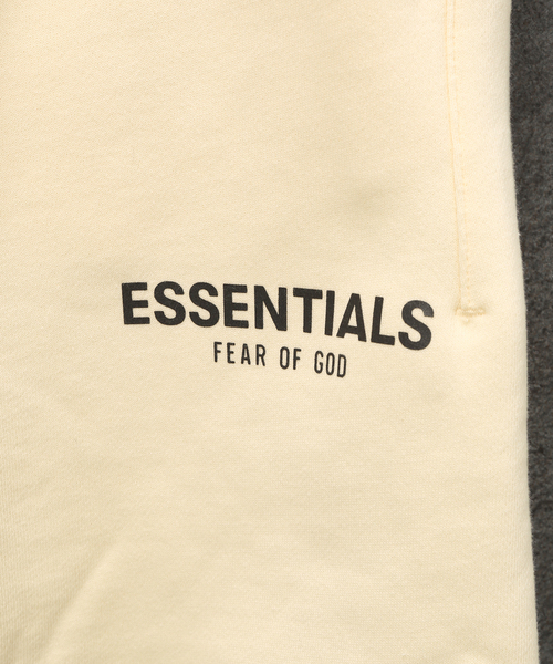 FOG ESSENTIALS(エフオージーエッセンシャルズ)の「【FOG ESSENTIALS/フィアー オブ ゴッド エッセンシャルズ】RUBBER TAG SWEAT SHORTS(スウェットパンツ・メンズ・ホワイト系その他・SMALL/MEDIUM)」の12枚目の写真