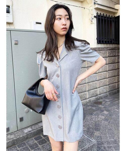 EMODA（エモダ）の「オープンカラーシャツワンピース（ワンピース・レディース・ブラック/グレー/キャメル・FREE）」の3枚目の写真