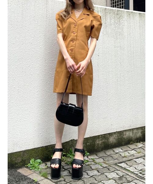 EMODA（エモダ）の「オープンカラーシャツワンピース（ワンピース・レディース・ブラック/グレー/キャメル・FREE）」の9枚目の写真