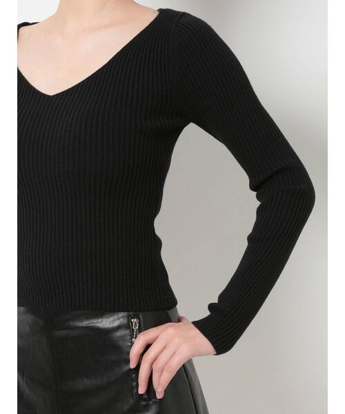 GYDA(ジェイダ)の「Vネックリブニットトップス(ニット/セーター・レディース・オフホワイト/チャコールグレー/ブラック・FREE)」の22枚目の写真