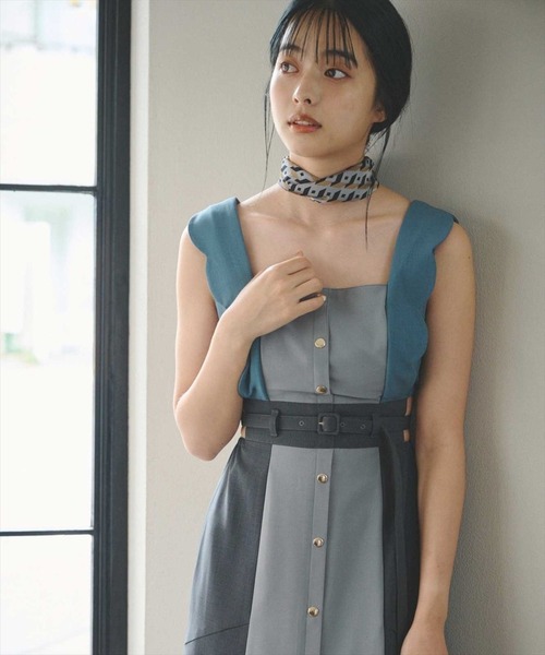 REDYAZEL(レディアゼル)の「スカラップマーメイドバイカラーワンピース(ワンピース・レディース・ベージュ/ネイビー/グリーン・SMALL/MEDIUM)」の10枚目の写真