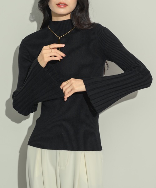 NEUNA(ヌナ)の「【素肌に触れても柔らかな着心地】変則フレアスリーブリブニットトップス(ニット/セーター・レディース・アイボリー/ブラック/ネイビー/グレー/チャコールグレー・FREE)」の14枚目の写真