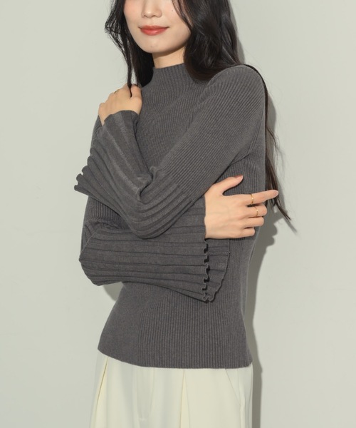 NEUNA(ヌナ)の「【素肌に触れても柔らかな着心地】変則フレアスリーブリブニットトップス(ニット/セーター・レディース・アイボリー/ブラック/ネイビー/グレー/チャコールグレー・FREE)」の21枚目の写真