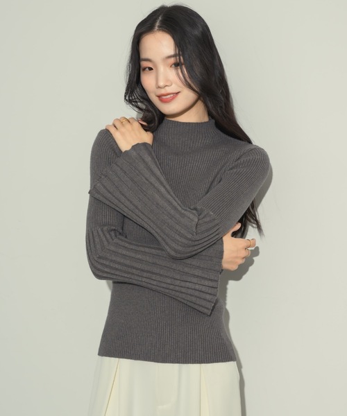NEUNA(ヌナ)の「【素肌に触れても柔らかな着心地】変則フレアスリーブリブニットトップス(ニット/セーター・レディース・アイボリー/ブラック/ネイビー/グレー/チャコールグレー・FREE)」の22枚目の写真