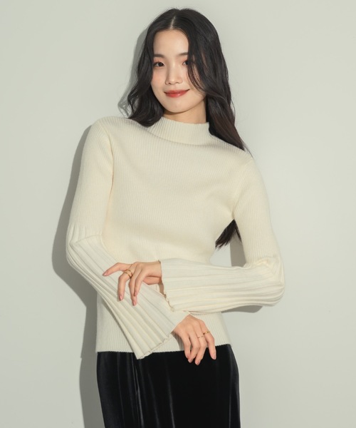 NEUNA(ヌナ)の「【素肌に触れても柔らかな着心地】変則フレアスリーブリブニットトップス(ニット/セーター・レディース・アイボリー/ブラック/ネイビー/グレー/チャコールグレー・FREE)」の7枚目の写真