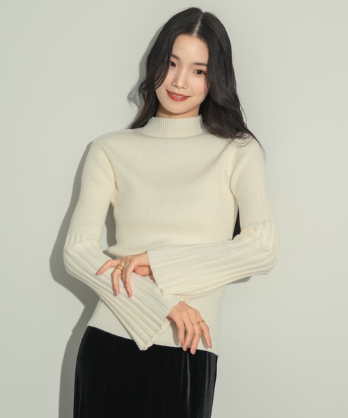 NEUNA(ヌナ)の「【素肌に触れても柔らかな着心地】変則フレアスリーブリブニットトップス(ニット/セーター・レディース・アイボリー/ブラック/ネイビー/グレー/チャコールグレー・FREE)」の10枚目の写真