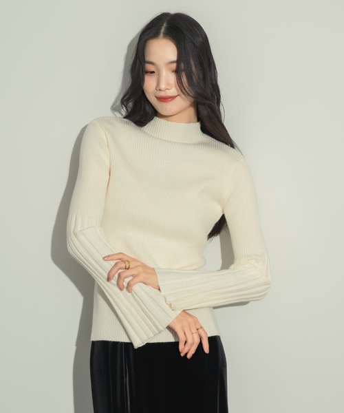 NEUNA(ヌナ)の「【素肌に触れても柔らかな着心地】変則フレアスリーブリブニットトップス(ニット/セーター・レディース・アイボリー/ブラック/ネイビー/グレー/チャコールグレー・FREE)」の11枚目の写真