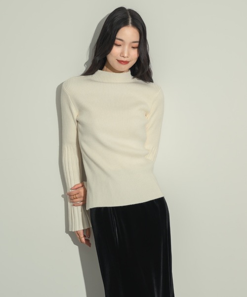 NEUNA(ヌナ)の「【素肌に触れても柔らかな着心地】変則フレアスリーブリブニットトップス(ニット/セーター・レディース・アイボリー/ブラック/ネイビー/グレー/チャコールグレー・FREE)」の12枚目の写真