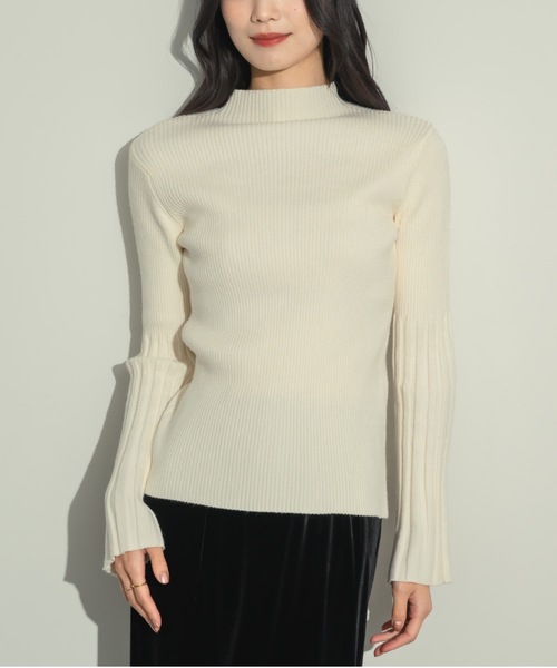 NEUNA(ヌナ)の「【素肌に触れても柔らかな着心地】変則フレアスリーブリブニットトップス(ニット/セーター・レディース・アイボリー/ブラック/ネイビー/グレー/チャコールグレー・FREE)」の8枚目の写真