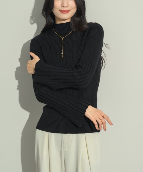 NEUNA(ヌナ)の「【素肌に触れても柔らかな着心地】変則フレアスリーブリブニットトップス(ニット/セーター・レディース・アイボリー/ブラック/ネイビー/グレー/チャコールグレー・FREE)」の16枚目の写真