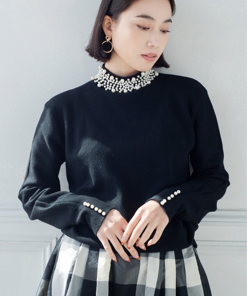 StyleSea（スタイルシー）の「パールビジューハイネックニット（ニット/セーター・レディース・ブラック/ベージュ/ホワイト/エメラルド/ピンク・FREE）」の3枚目の写真