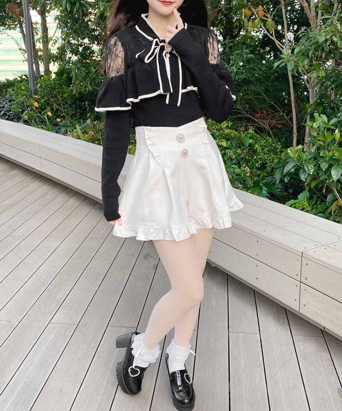 ROJITA(ロジータ)の「レース切替配色ラッフルニット(ニット/セーター・レディース・グレー/ブラック/ホワイト・FREE)」の7枚目の写真