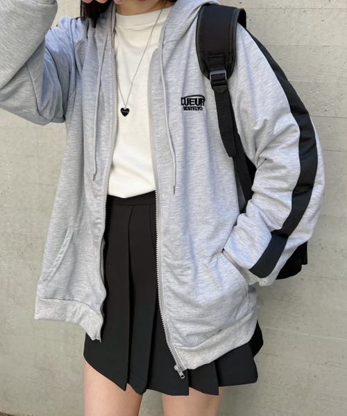 CLEA(クレア)の「ラインロゴジップアップ裏毛パーカー(パーカー・レディース・グレー・M/L/XL)」の1枚目の写真