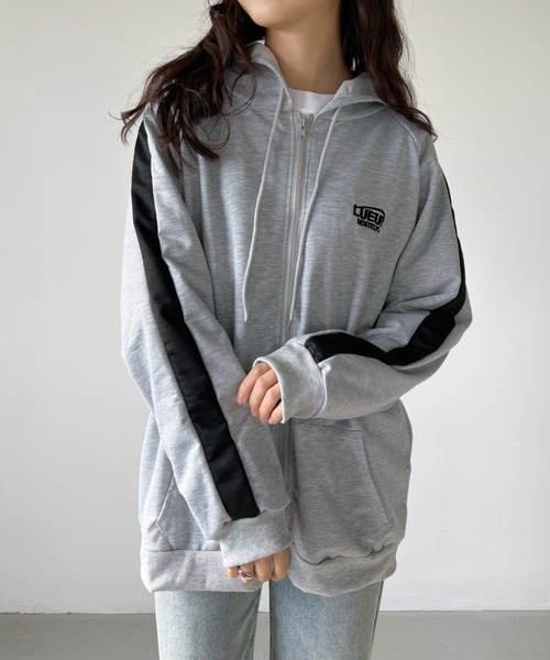 CLEA(クレア)の「ラインロゴジップアップ裏毛パーカー(パーカー・レディース・グレー・M/L/XL)」の13枚目の写真