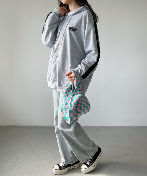 CLEA(クレア)の「ラインロゴジップアップ裏毛パーカー(パーカー・レディース・グレー・M/L/XL)」の4枚目の写真