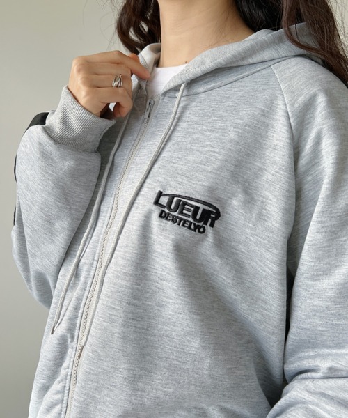 CLEA(クレア)の「ラインロゴジップアップ裏毛パーカー(パーカー・レディース・グレー・M/L/XL)」の6枚目の写真