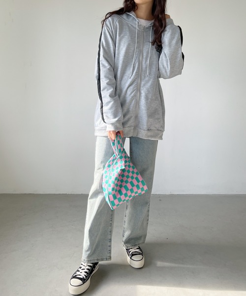 CLEA(クレア)の「ラインロゴジップアップ裏毛パーカー(パーカー・レディース・グレー・M/L/XL)」の12枚目の写真