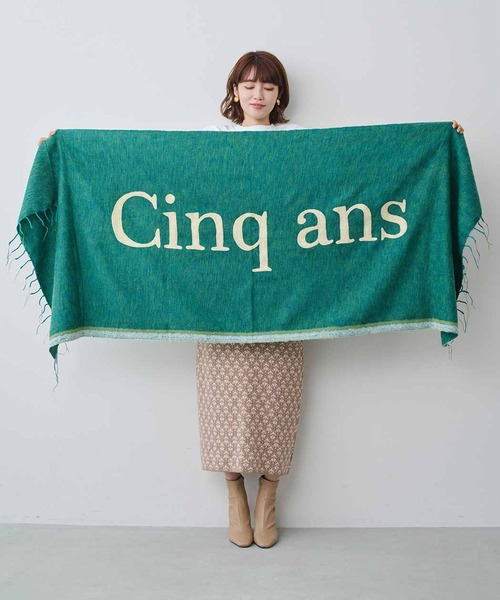 MEDE19F(メデジュウキュウ)の「MEDE19F 起毛素材の cinq ans 刺しゅうストール(ストール/ショール・レディース・パープル/グリーン・ONE SIZE)」の6枚目の写真