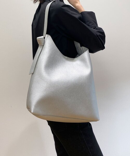 OPAQUE.CLIP（オペークドットクリップ）の「◆ワンハンドルショルダーバッグ【A4収納可/軽量】（ショルダーバッグ・レディース・オレンジ/オフホワイト/シルバー/ブラック・00）」の14枚目の写真