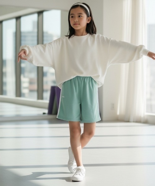 repipi armario(レピピ アルマリオ)の「【repipi armario / レピピアルマリオ】ガールズジャージハーフパンツ ジャージ ラインパンツ ショートパンツ ダンス(その他パンツ・キッズ・ホワイト/ブラック/パープル/サックスブルー/ピンク/ミント・140/150/160/170)」の3枚目の写真