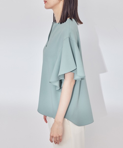 ROPE'(ロペ)の「バックサテンジョーゼットラッフルスリーブブラウス(シャツ/ブラウス・レディース・ホワイト/サックスブルー・38)」の3枚目の写真