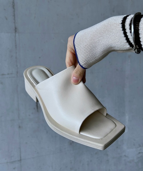 y/m by RIKA(イムバイリカ)の「スクエアトゥサンダル(サンダル・レディース・ブラック/ホワイト・LARGE/MEDIUM/SMALL)」の13枚目の写真