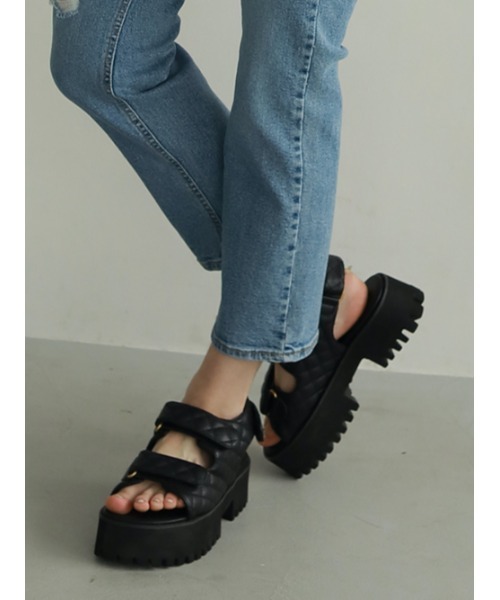 AMAIL（アマイル）の「Tank sole up sandal（サンダル・レディース・ブラック/ホワイト・M/S/L）」の2枚目の写真