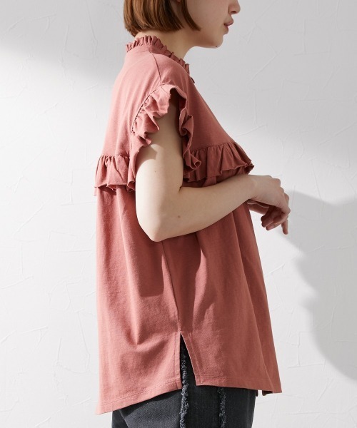 Le temps riche（ルタンリッシュ）の「前後２ＷＡＹフリルブラウス風トップス ＜Le temps riche＞（Tシャツ/カットソー・レディース・ホワイト/ブラック/カーキ/ピンク・M～Ｌ）」の7枚目の写真