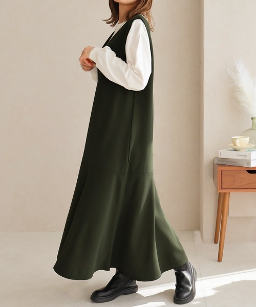 Social GIRL(ソーシャルガール)の「Vネック フレアワンピース ロングワンピース(ワンピース・レディース・ブラック/カーキ/モカ・L/M/S)」の17枚目の写真