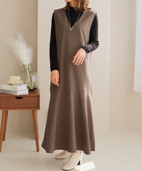 Social GIRL(ソーシャルガール)の「Vネック フレアワンピース ロングワンピース(ワンピース・レディース・ブラック/カーキ/モカ・L/M/S)」の11枚目の写真