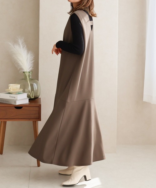 Social GIRL(ソーシャルガール)の「Vネック フレアワンピース ロングワンピース(ワンピース・レディース・ブラック/カーキ/モカ・L/M/S)」の12枚目の写真