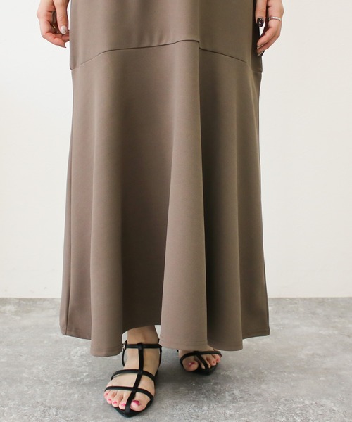 Social GIRL（ソーシャルガール）の「Vネック フレアワンピース ロングワンピース（ワンピース・レディース・モカ/カーキ/ブラック・L/M/S）」の8枚目の写真