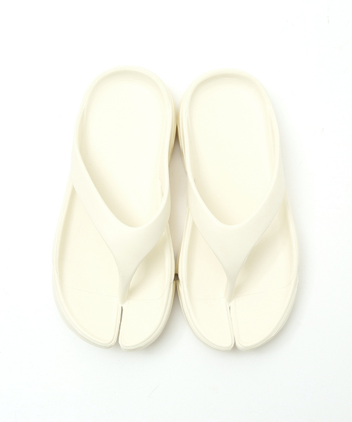 LAROUTE（ラルート）の「●【23.65】足袋風トングサンダル『VIPER2』（サンダル・レディース・アイボリー/ライトベージュ/ブラック・23/24/26/25）」の5枚目の写真
