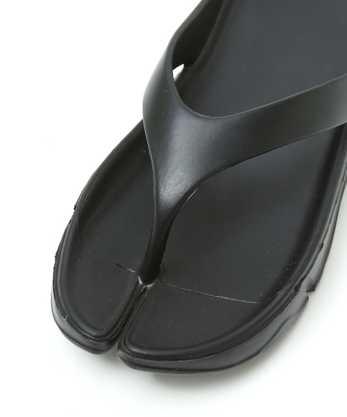 LAROUTE（ラルート）の「●【23.65】足袋風トングサンダル『VIPER2』（サンダル・レディース・アイボリー/ライトベージュ/ブラック・23/24/26/25）」の16枚目の写真