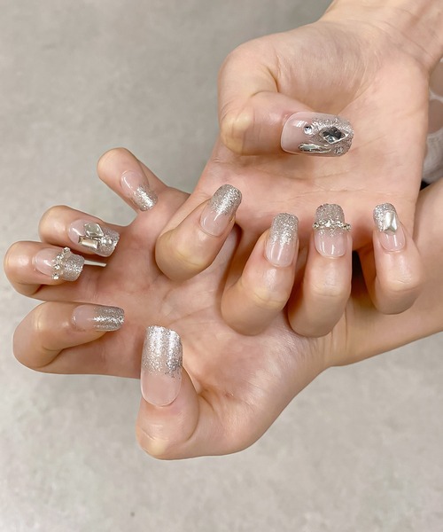 SPINNS（スピンズ）の「【nerine / ネリネ】ラインストーンネイルチップ（ネイルシール/ネイルチップ・レディース・シルバー/ブラック・ONESIZE）」の9枚目の写真