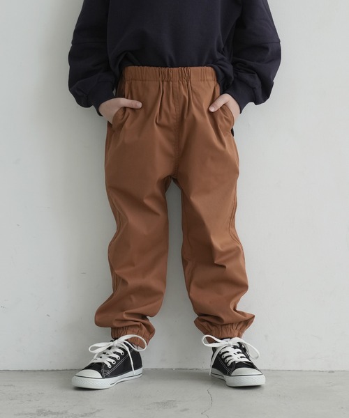 coca(coca)(コカ)の「キッズ ハリ感ツイルジョガーパンツ(その他パンツ・キッズ・ブラウン/カーキ/マスタード・110/120/130/140)」の1枚目の写真